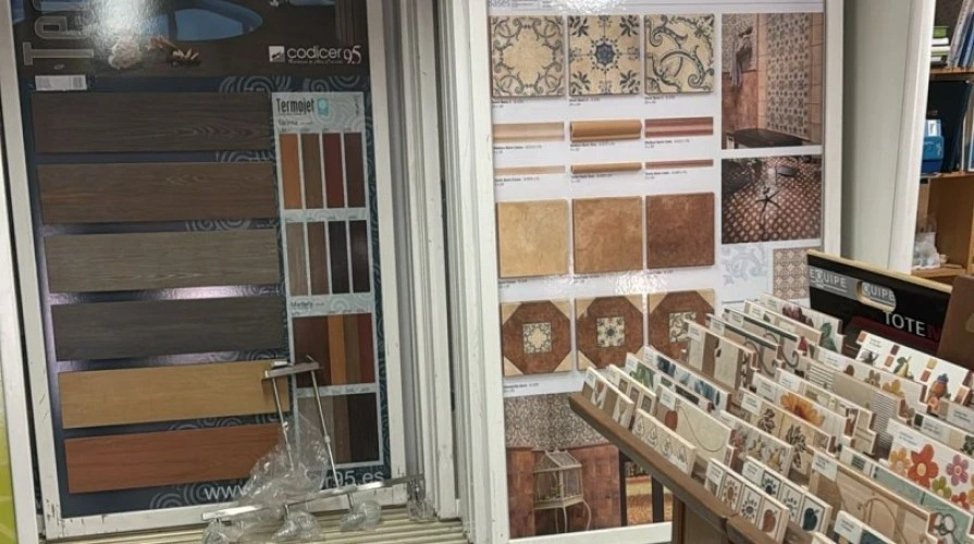 Exposición y tienda